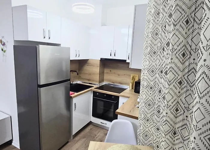 Serenity アパート ティラナ